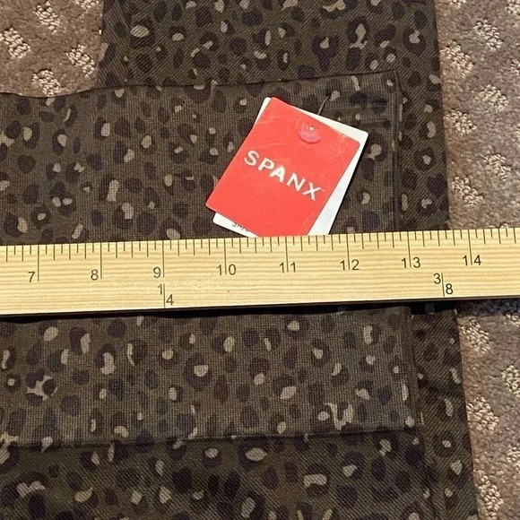 ⭐️⭐️SPANX⭐️⭐️ - Picture 3 of 4